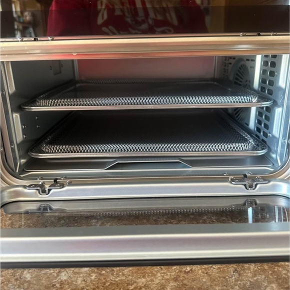 Pampered Chef Deluxe Air Fryer & Oven with Bakeware set - Picture 4 of 5